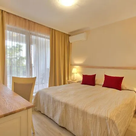 Private In White Rock Castle Apartment