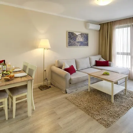 Apartment Private In White Rock Castle