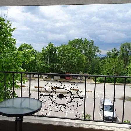 Private In White Rock Castle Apartment