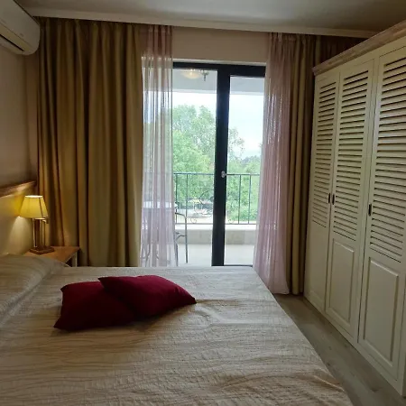 Apartment Private In White Rock Castle *