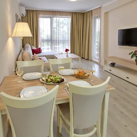 Private In White Rock Castle Apartment